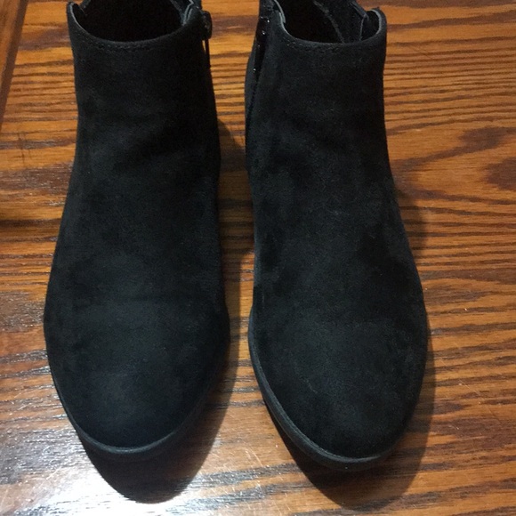 Women’s Black Suede Booties Size 7.5 M - Picture 2 of 16